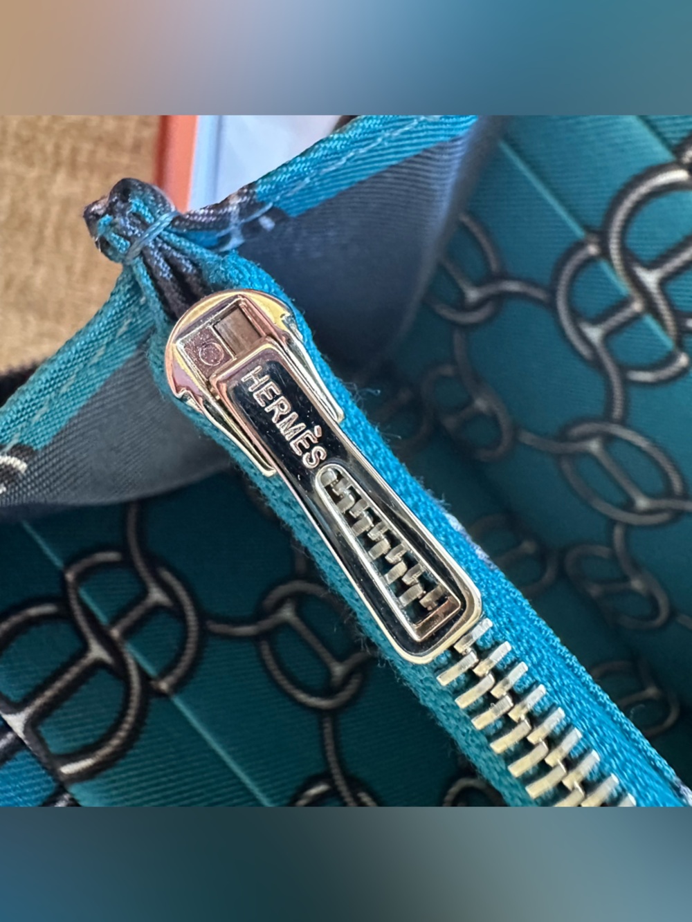 Hermès Hermes Long Zipped Wallet Silk in Blue Leather - Picture 12 of 16